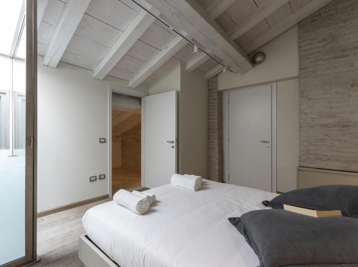 Smeraldo Suite - Smart Holiday Mantova Bagian luar foto